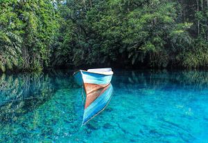 danau-labuan-cermin-kalimantan-timur